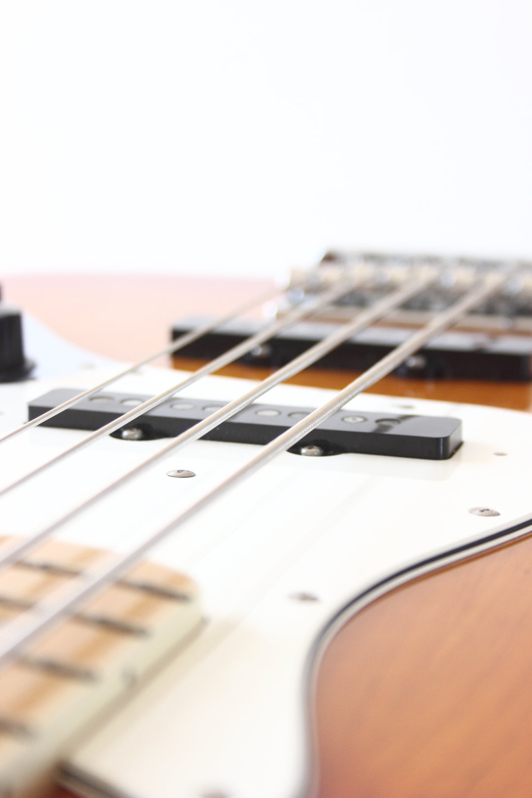 Fender Japan '75 Reissue Jazz Bass JB75-100US Cherry Sunburst 2007-10