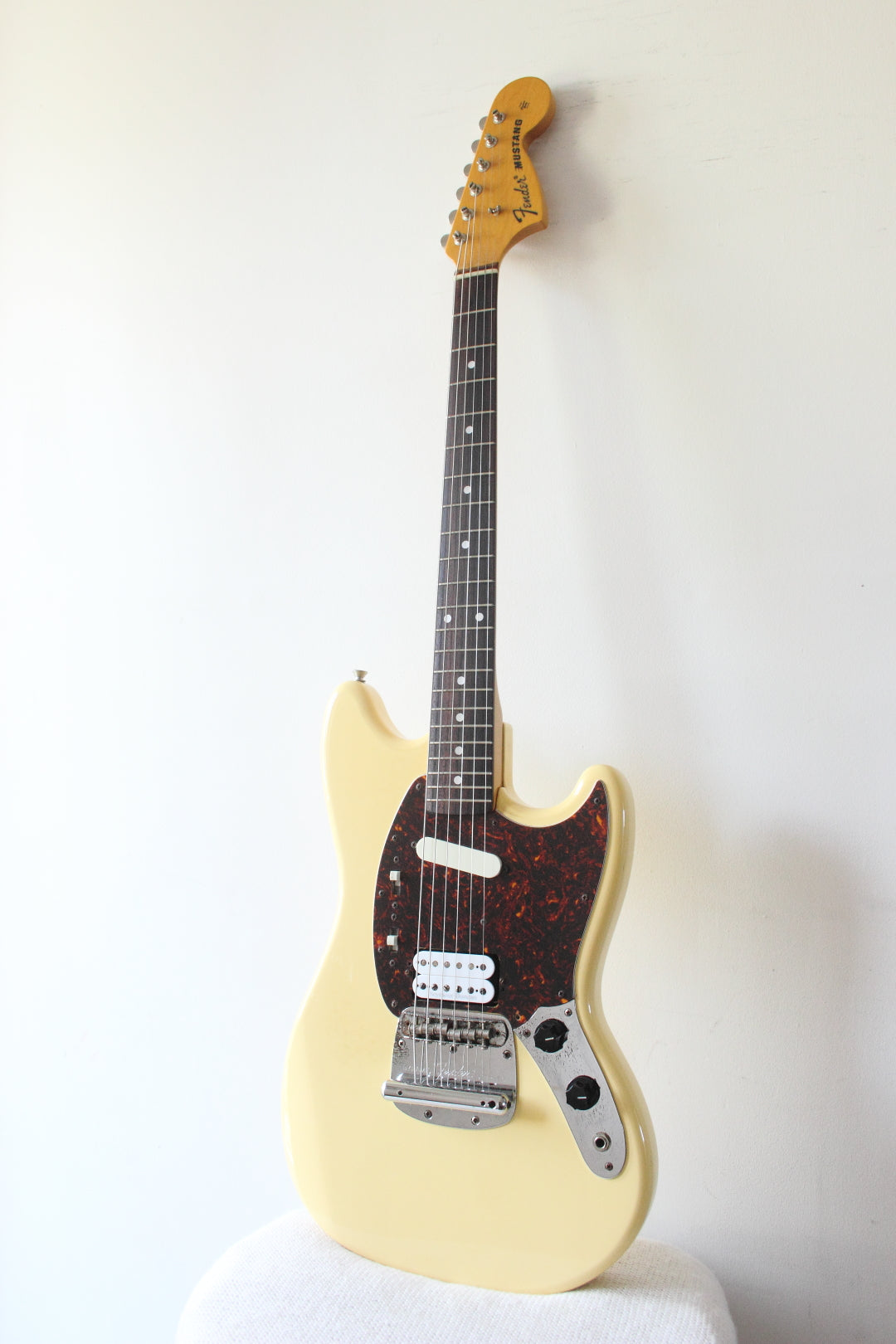 Fender Japan '69 Reissue Mustang MG69-65 Yellow White 2002-04