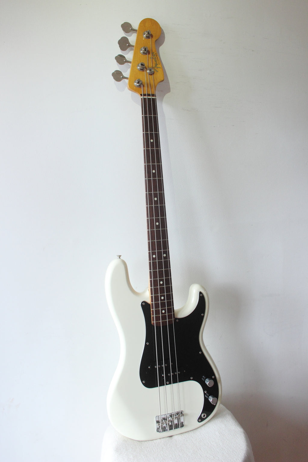 Fender '62 Reissue Precision Bass PB62-55 Vintage White 1986-7