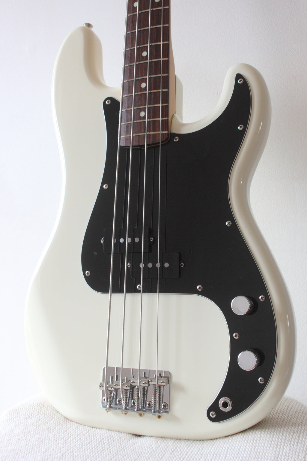 Fender '62 Reissue Precision Bass PB62-55 Vintage White 1986-7