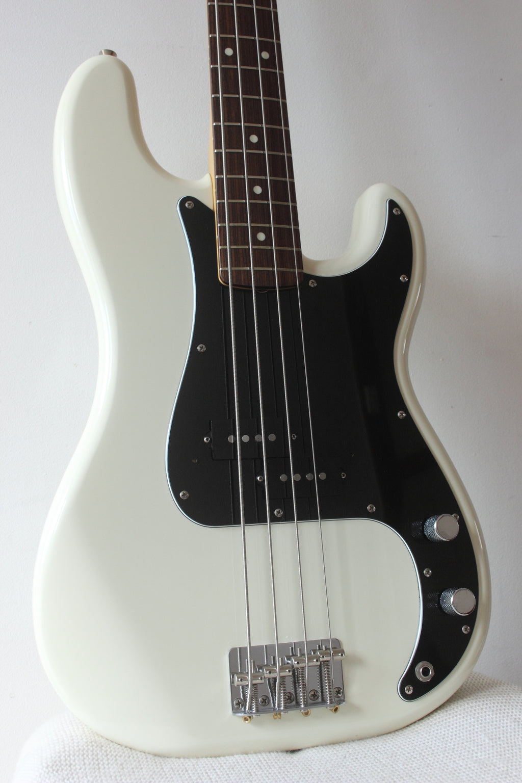 Fender '62 Reissue Precision Bass PB62-55 Vintage White 1986-7