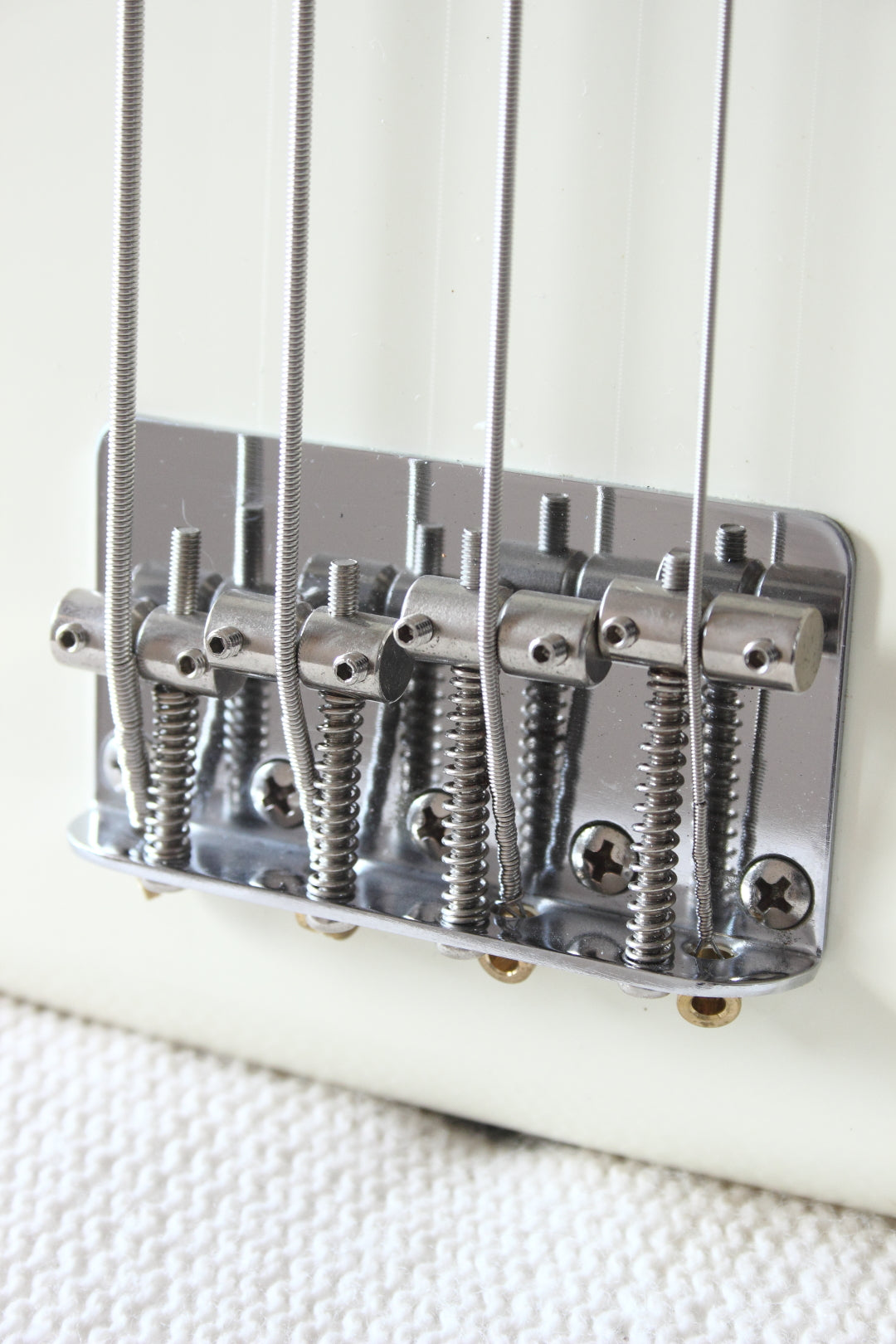 Fender '62 Reissue Precision Bass PB62-55 Vintage White 1986-7