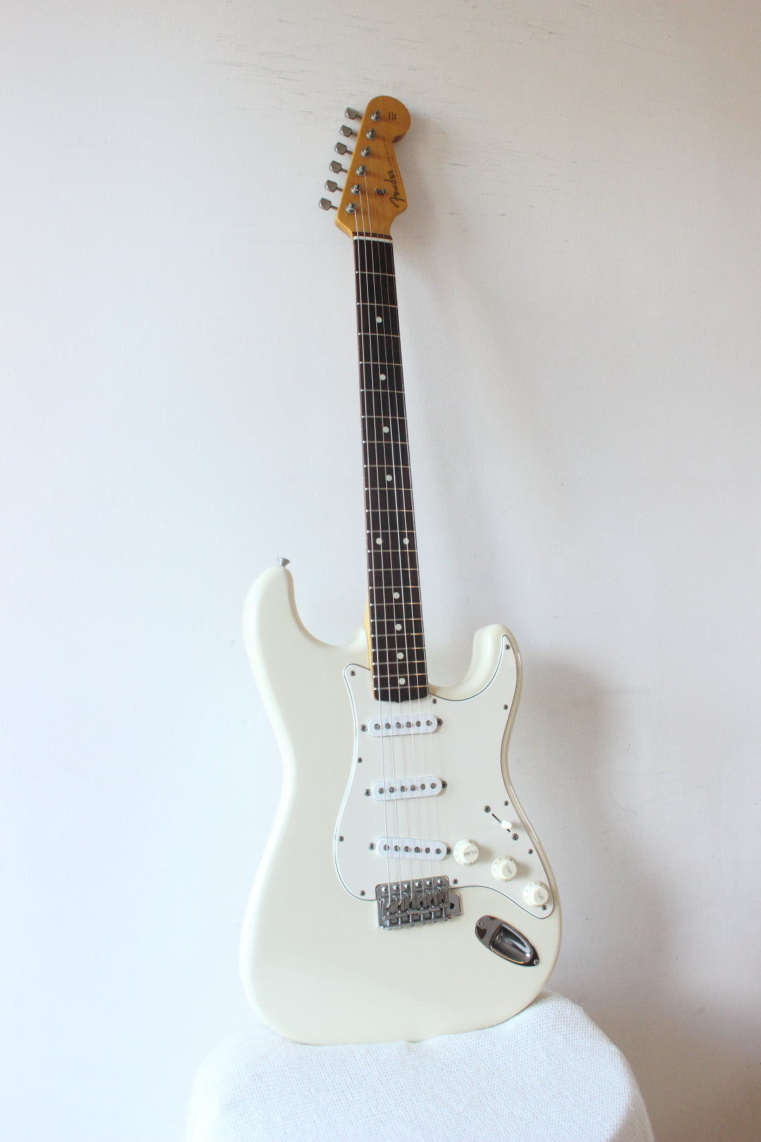 Fender Japan '62 Reissue Stratocaster ST62-70TX Vintage White 1997-00