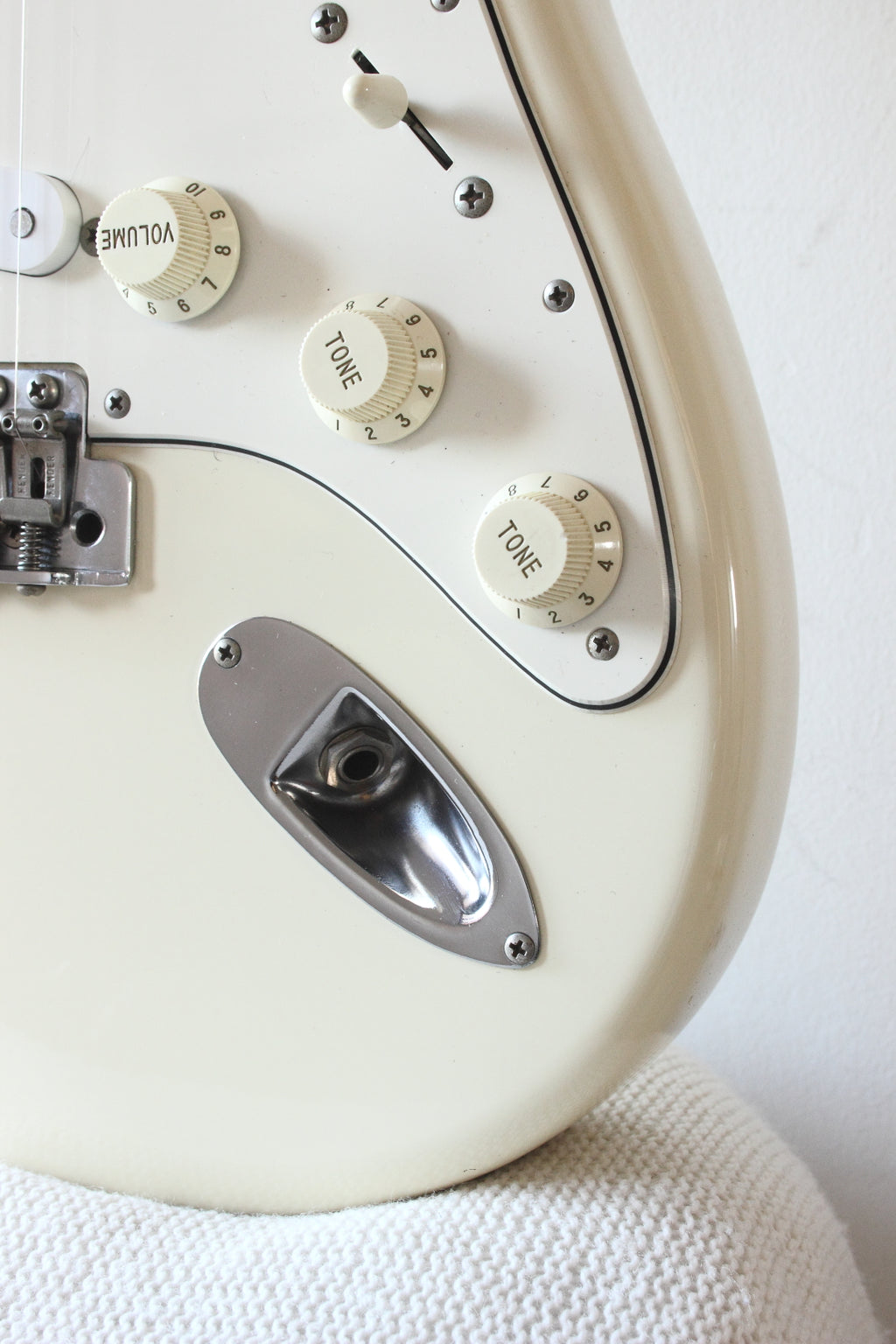 Fender Japan '62 Reissue Stratocaster ST62-70TX Vintage White 1997-00