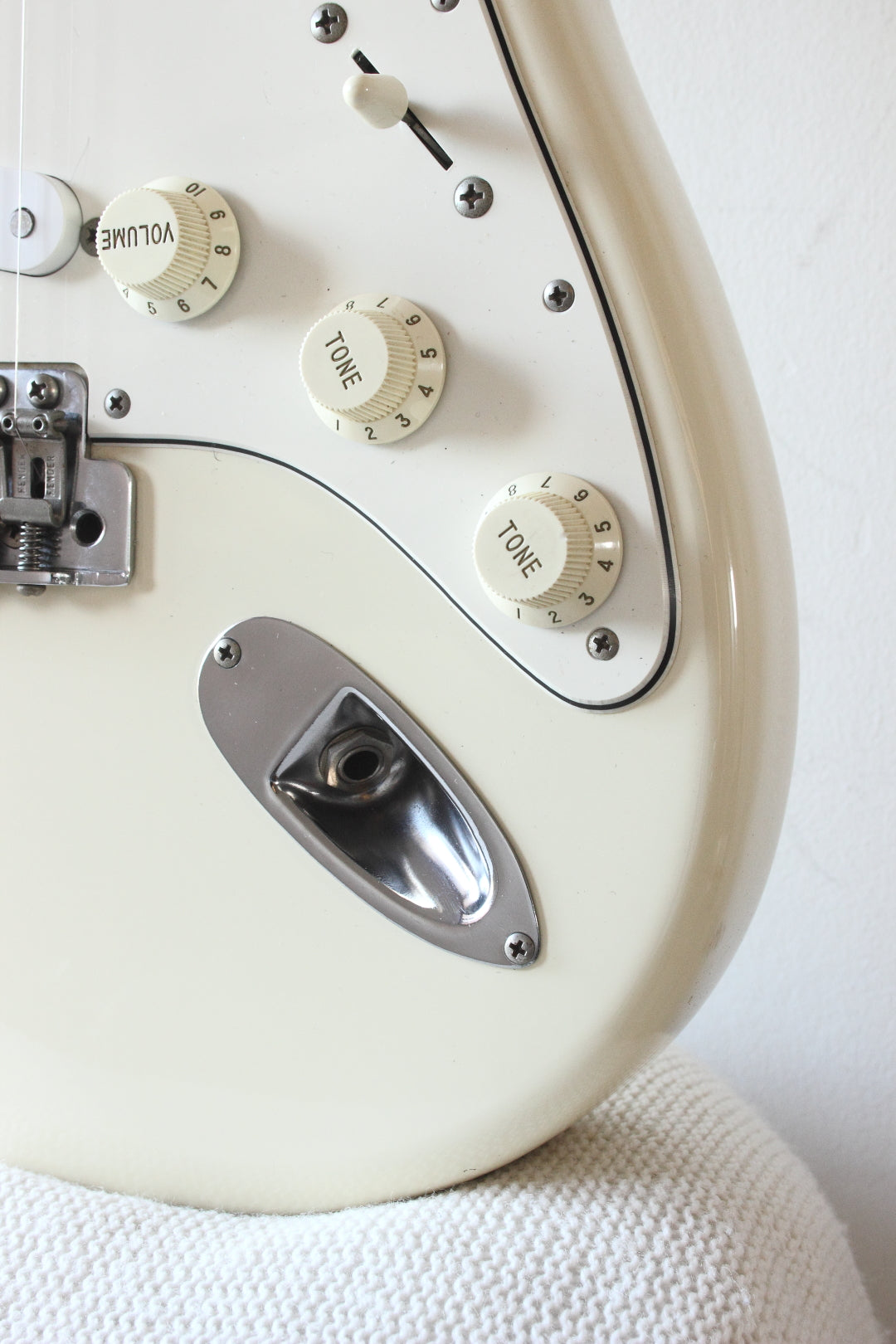 Fender Japan '62 Reissue Stratocaster ST62-70TX Vintage White 1997-00