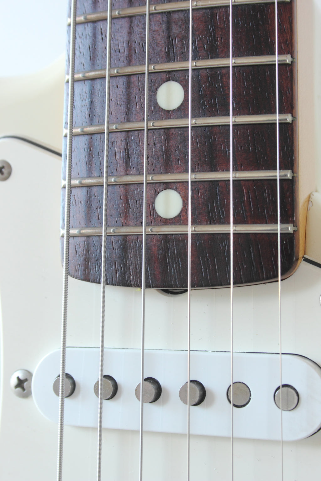 Fender Japan '62 Reissue Stratocaster ST62-70TX Vintage White 1997-00