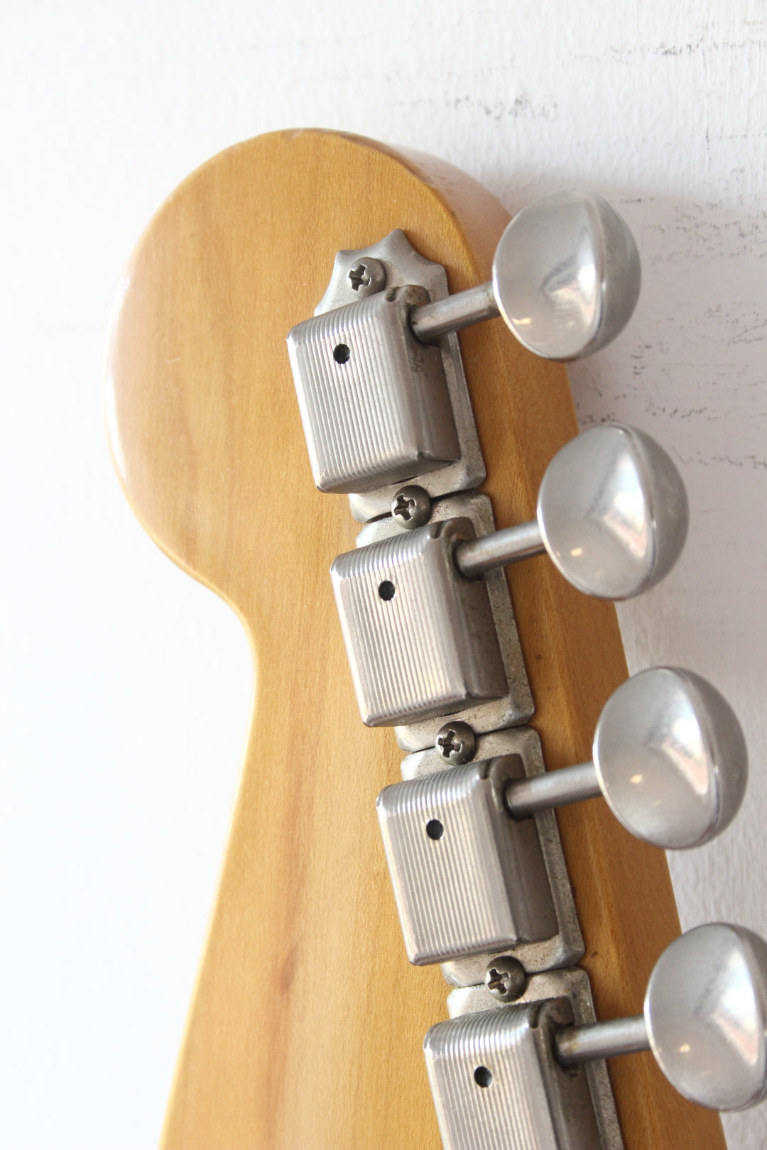 Fender Japan '62 Reissue Stratocaster ST62-70TX Vintage White 1997-00