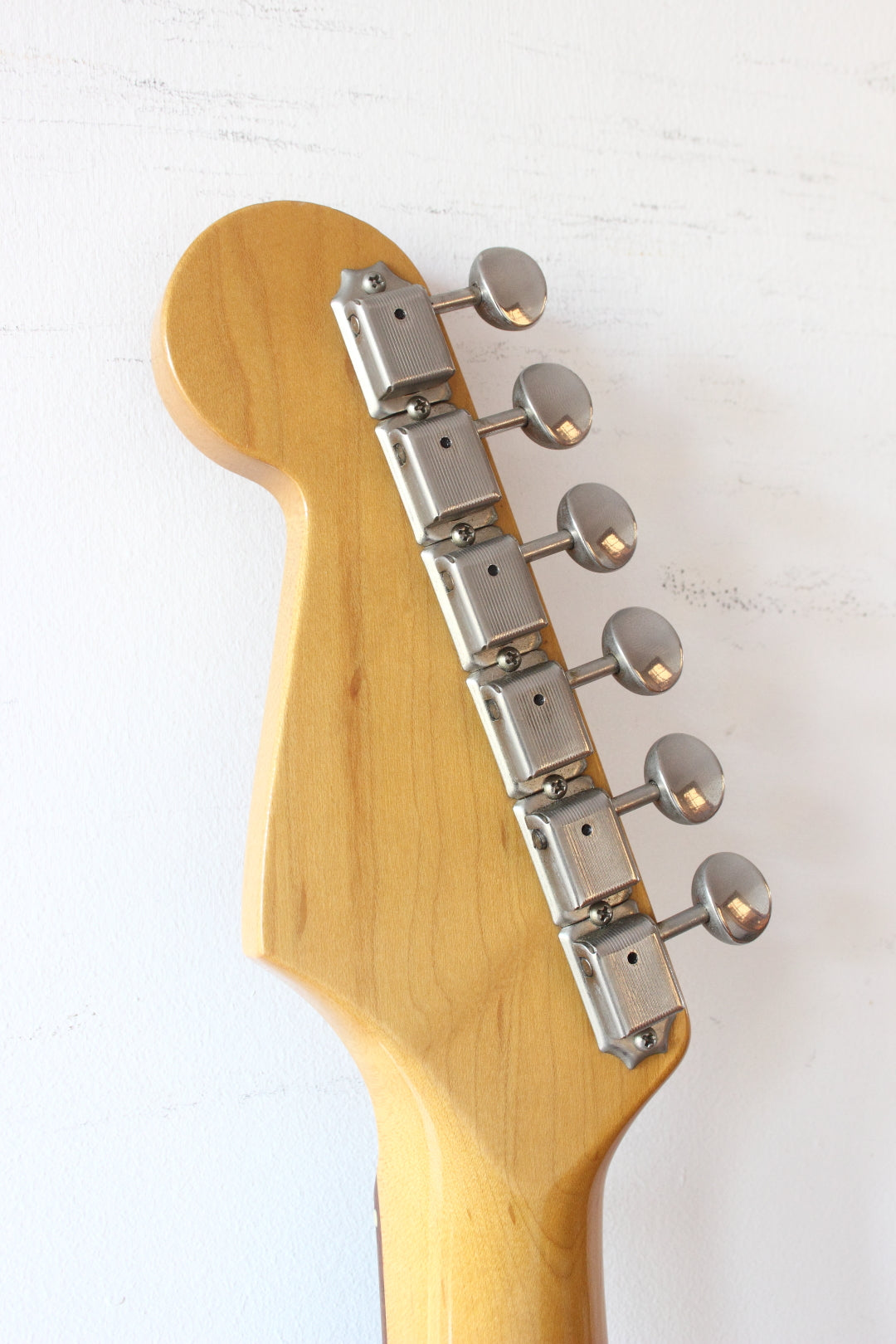 Fender Japan '62 Reissue Stratocaster ST62-70TX Vintage White 1997-00