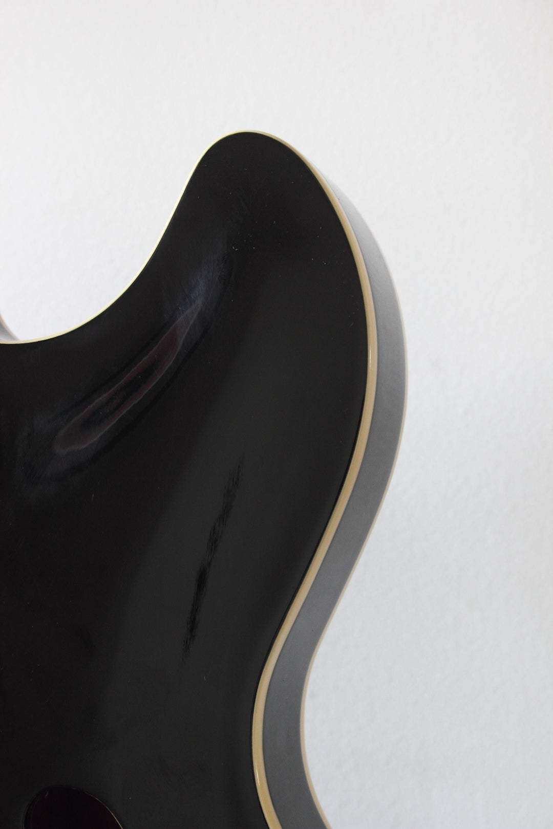 Yamaha SA900 Super Axe Semi-Hollow Black 1986