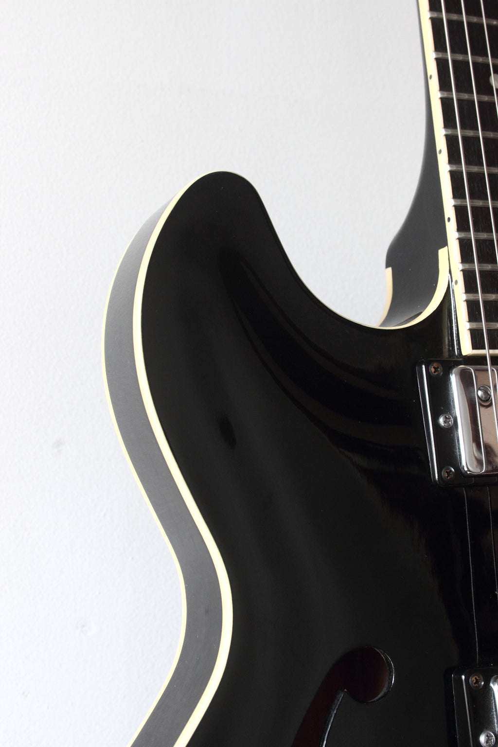 Yamaha SA900 Super Axe Semi-Hollow Black 1986