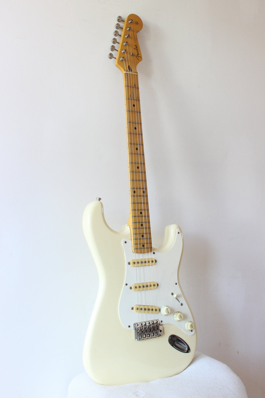 Fender '57 Reissue Stratocaster Vintage White ST57-55 1989-90