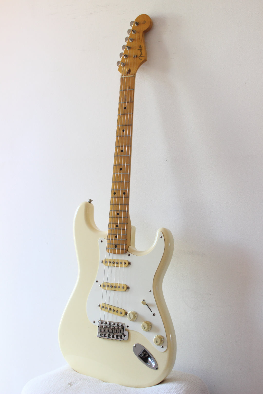 Fender '57 Reissue Stratocaster Vintage White ST57-55 1989-90