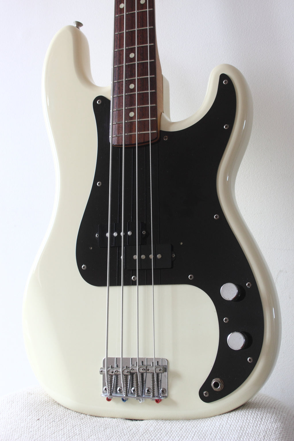 Squier MIJ Precision Bass Silver Series Vintage White 1993/4