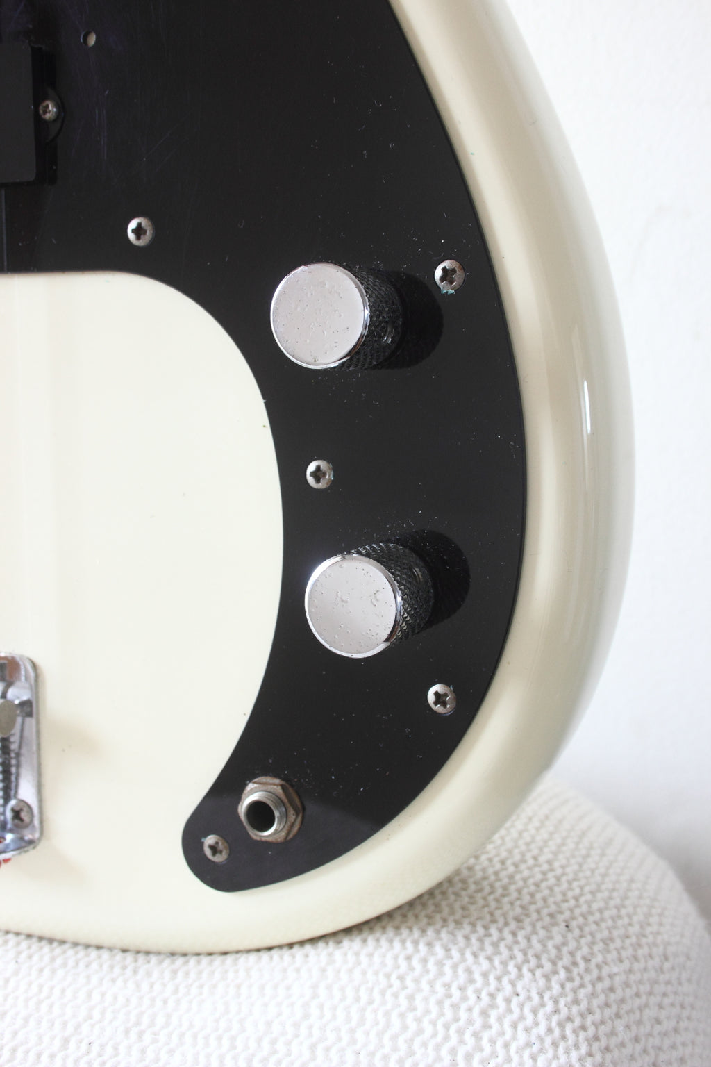 Squier MIJ Precision Bass Silver Series Vintage White 1993/4