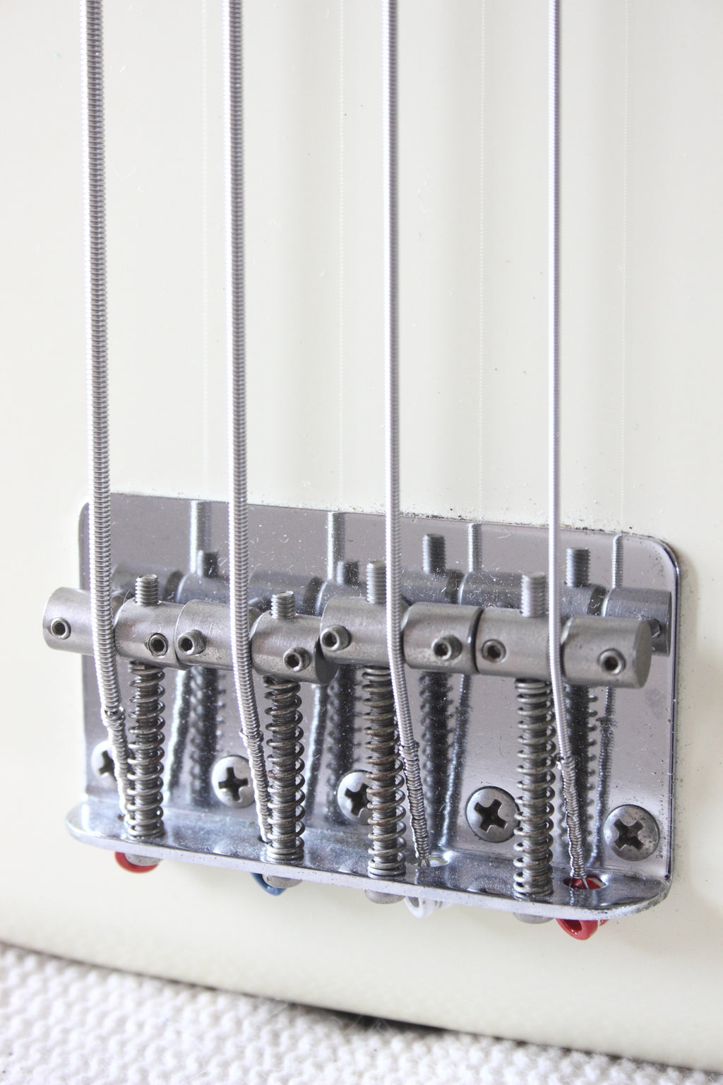 Squier MIJ Precision Bass Silver Series Vintage White 1993/4