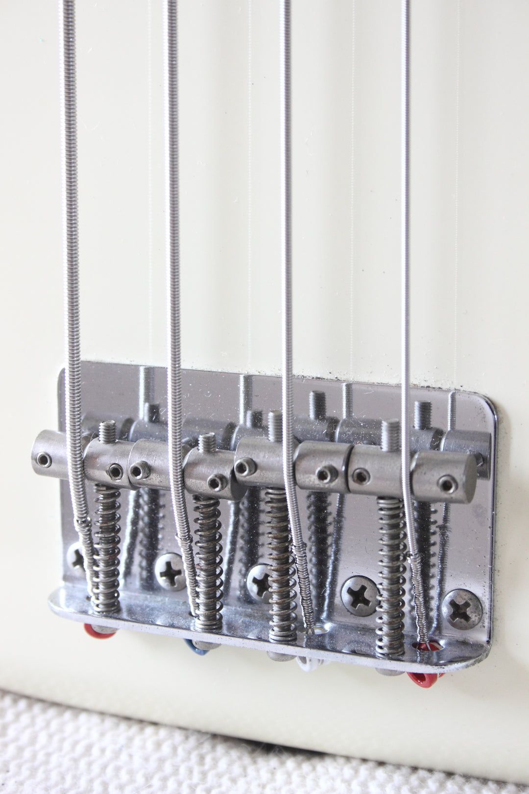 Squier MIJ Precision Bass Silver Series Vintage White 1993/4