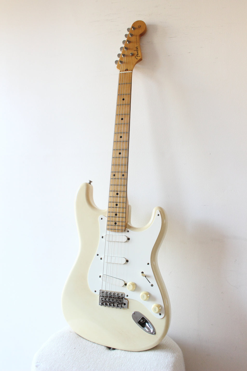 Fender Japan '54 Reissue Stratocaster ST54-95LS Vintage White 2002-04