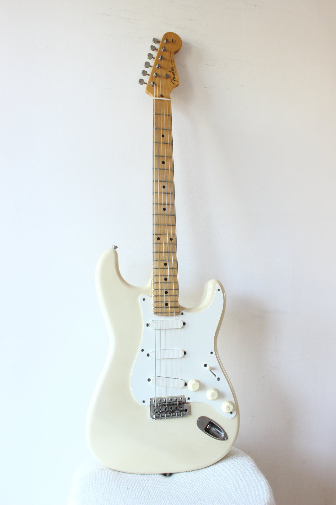 Fender Japan '54 Reissue Stratocaster ST54-95LS Vintage White 2002-04