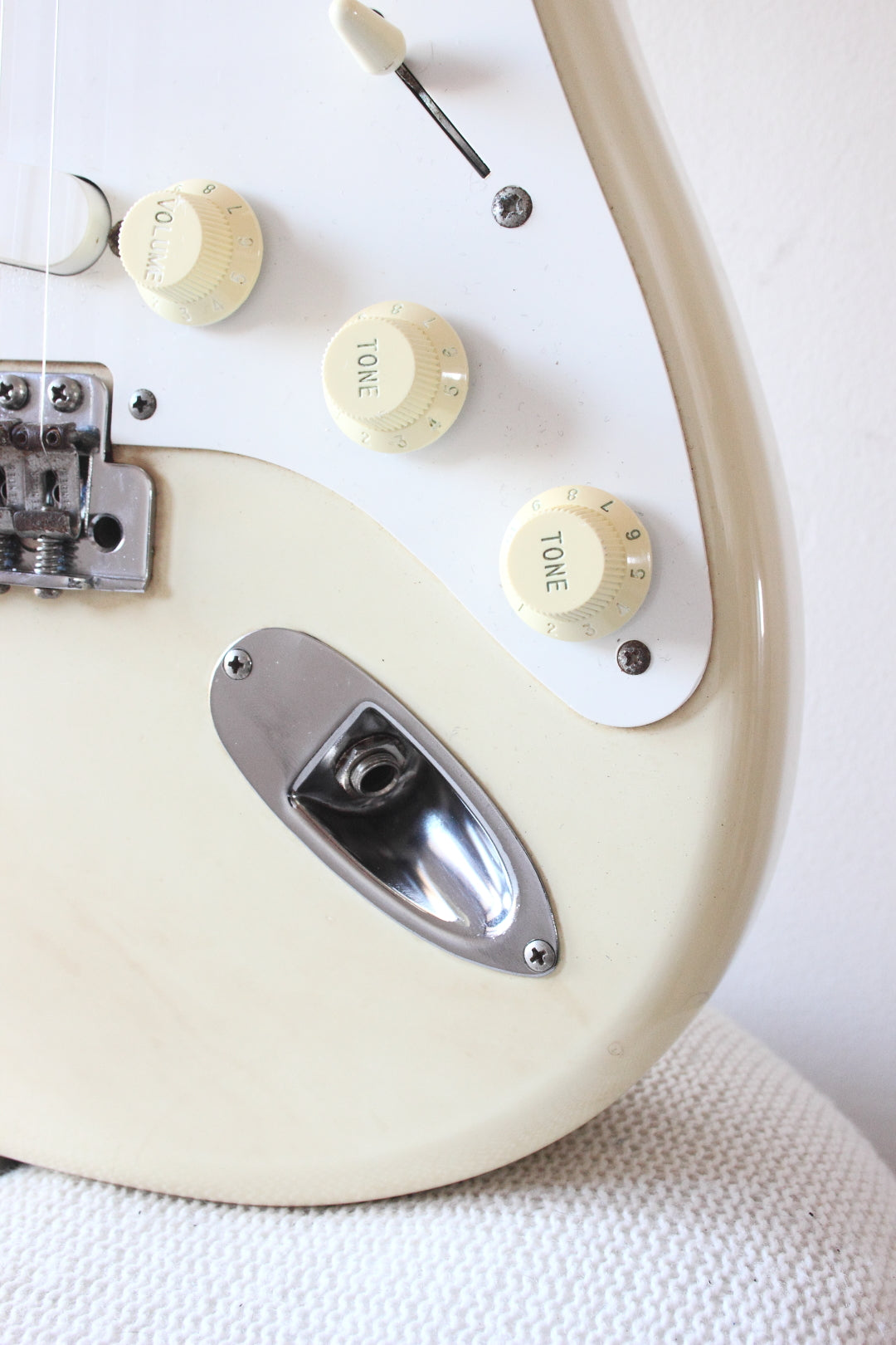 Fender Japan '54 Reissue Stratocaster ST54-95LS Vintage White 2002-04