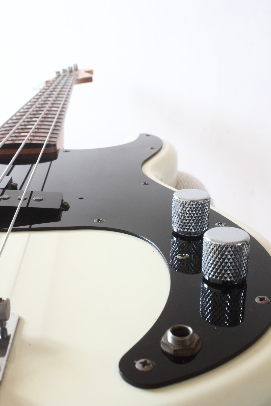 Squier MIJ Precision Bass Silver Series Vintage White 1993/4