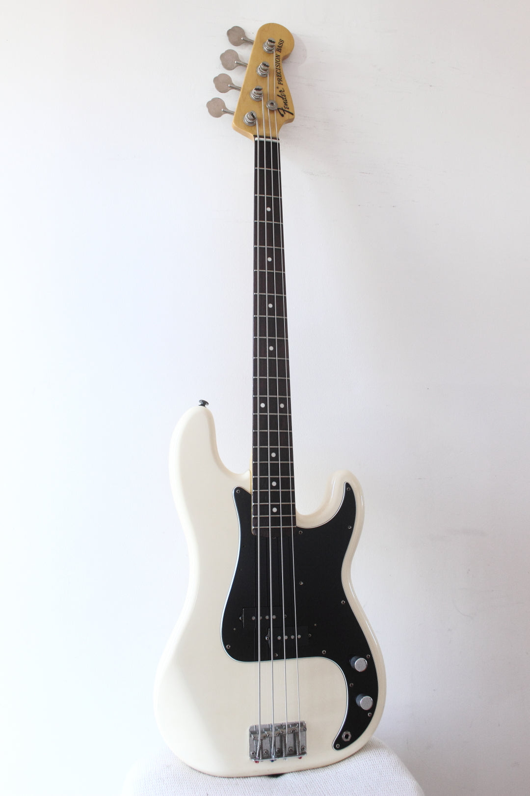 Fender Japan '70 Reissue Precision Bass PB70-70US Olympic White 2002-04