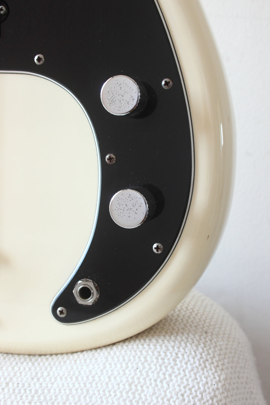 Fender Japan '70 Reissue Precision Bass PB70-70US Olympic White 2002-04