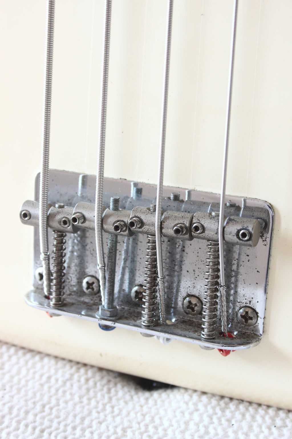 Fender Japan '70 Reissue Precision Bass PB70-70US Olympic White 2002-04