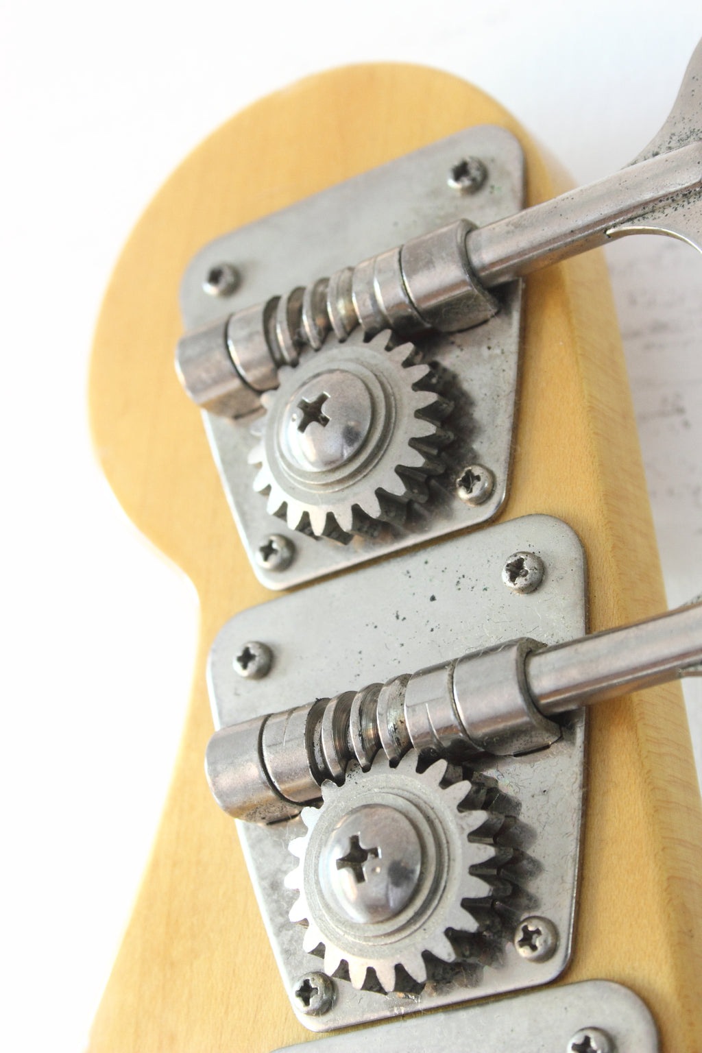 Fender Japan '70 Reissue Precision Bass PB70-70US Olympic White 2002-04