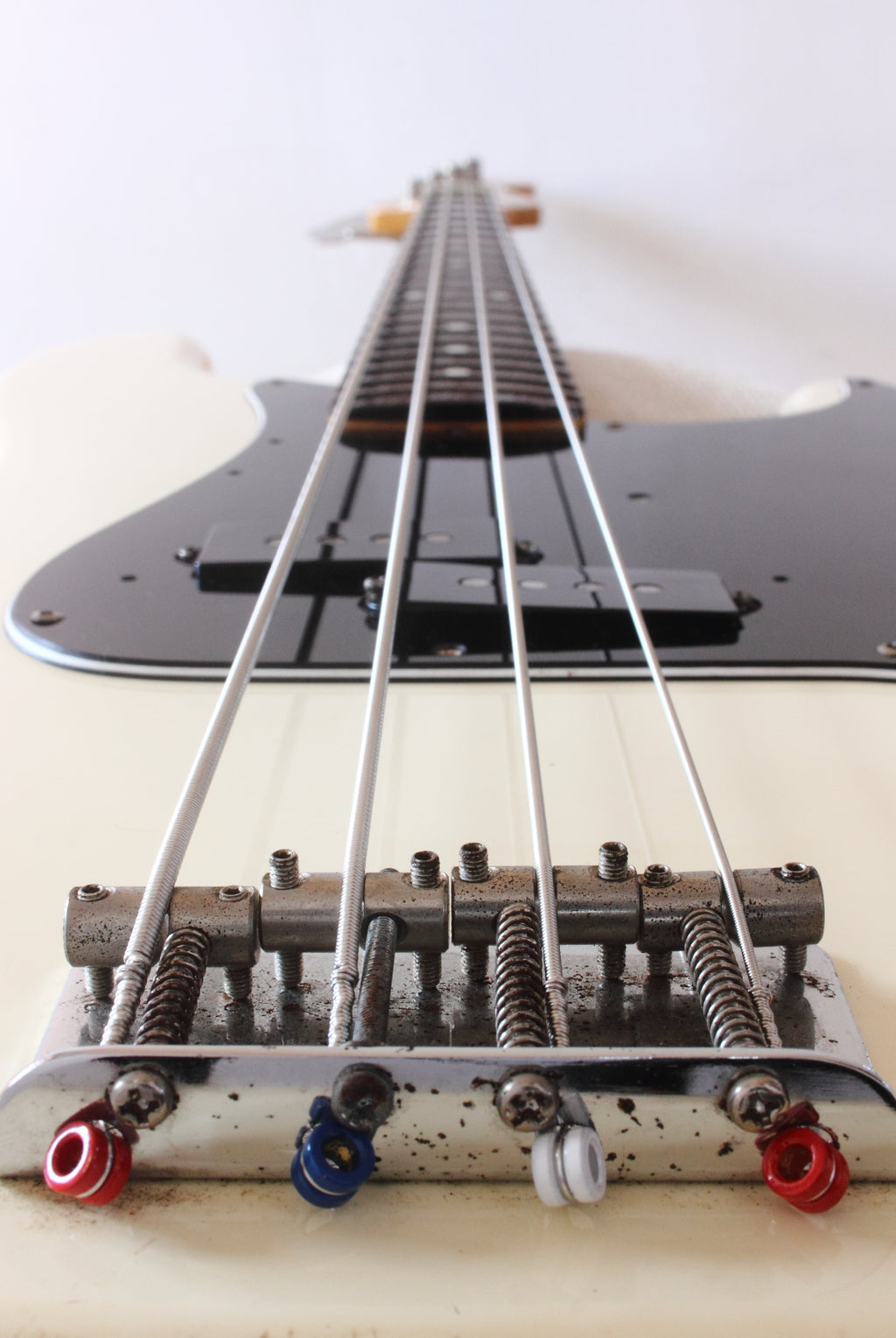 Fender Japan '70 Reissue Precision Bass PB70-70US Olympic White 2002-04