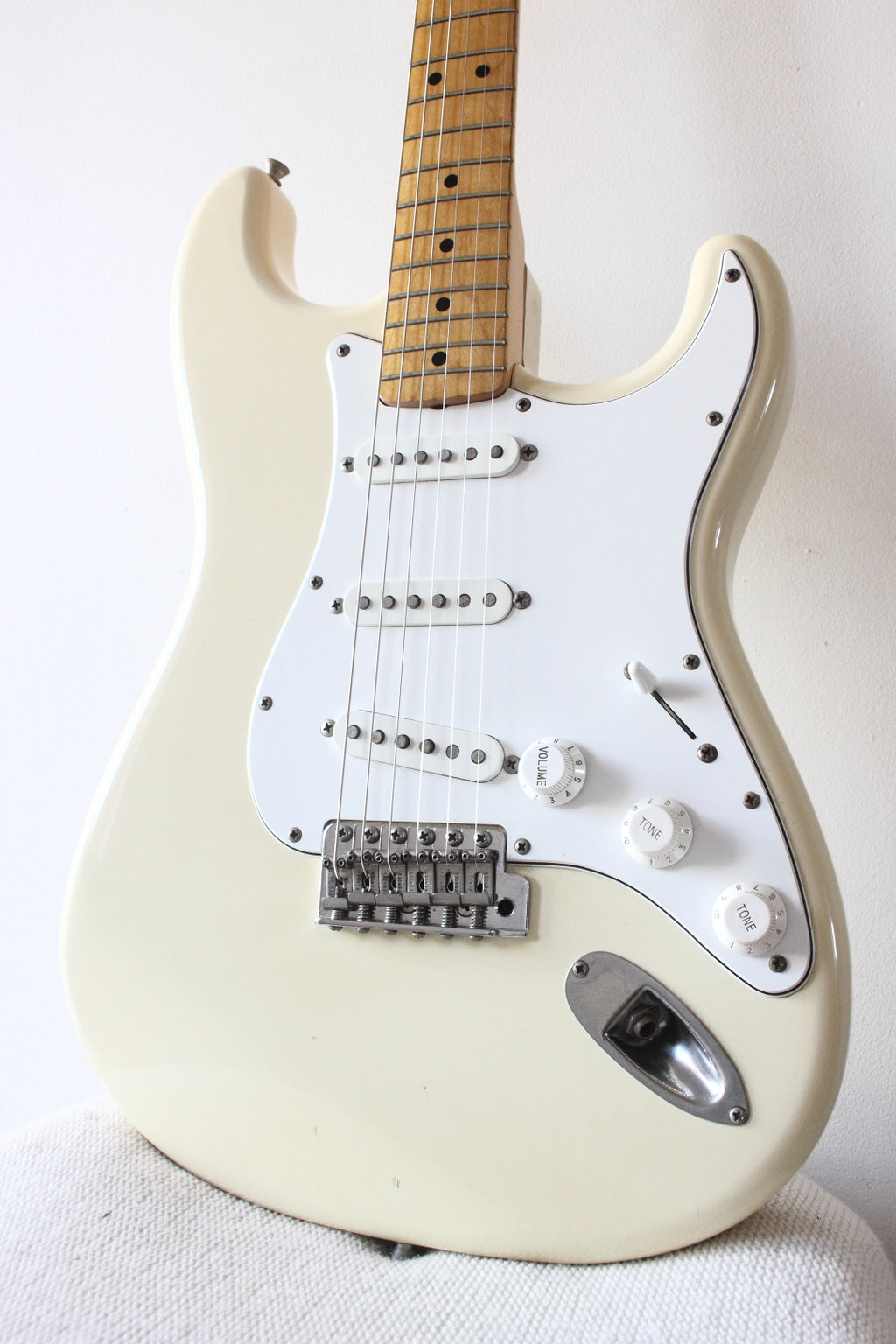 Fender '67 Reissue Stratocaster ST67-95 Vintage White 1993-4