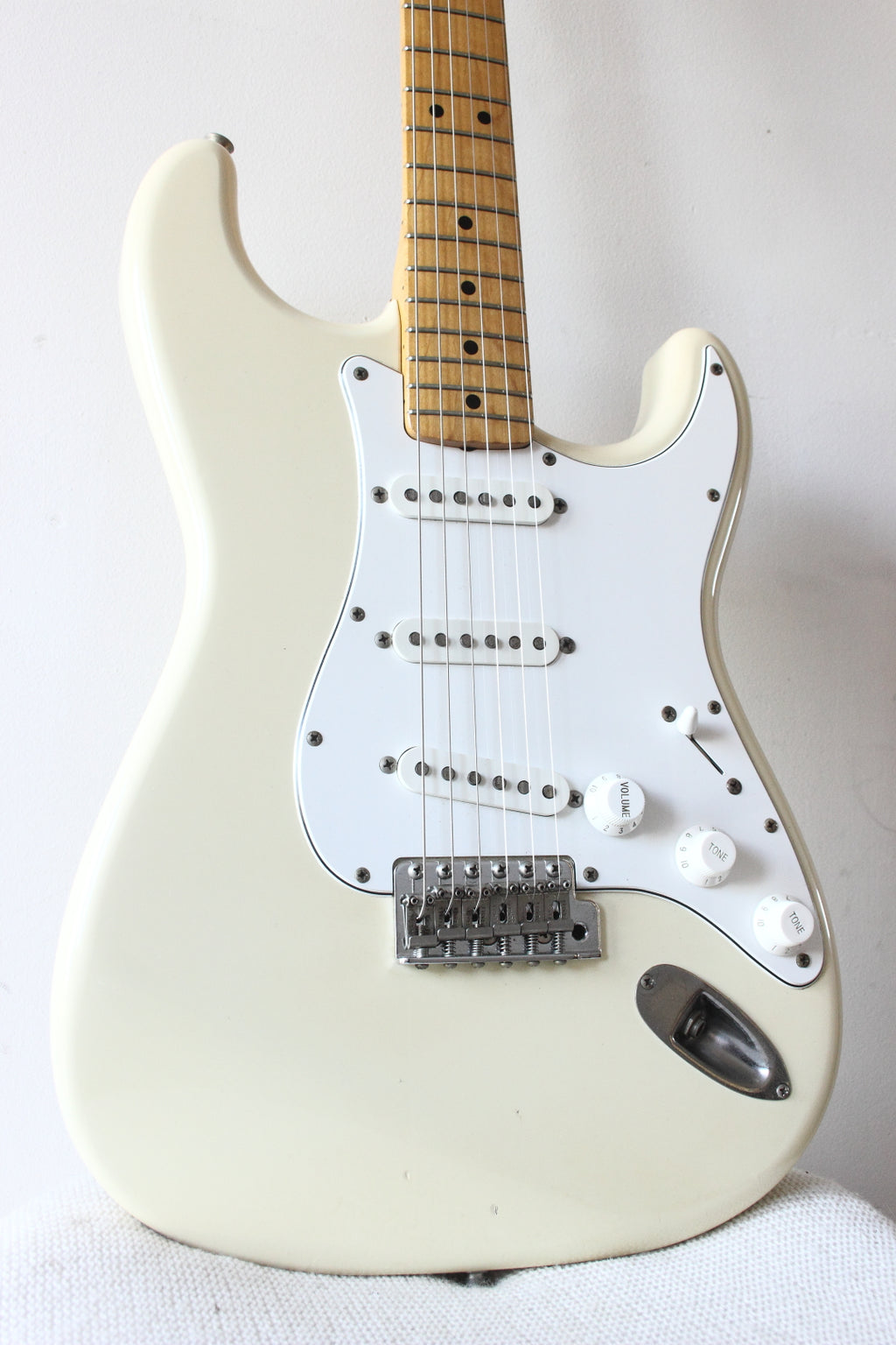 Fender '67 Reissue Stratocaster ST67-95 Vintage White 1993-4