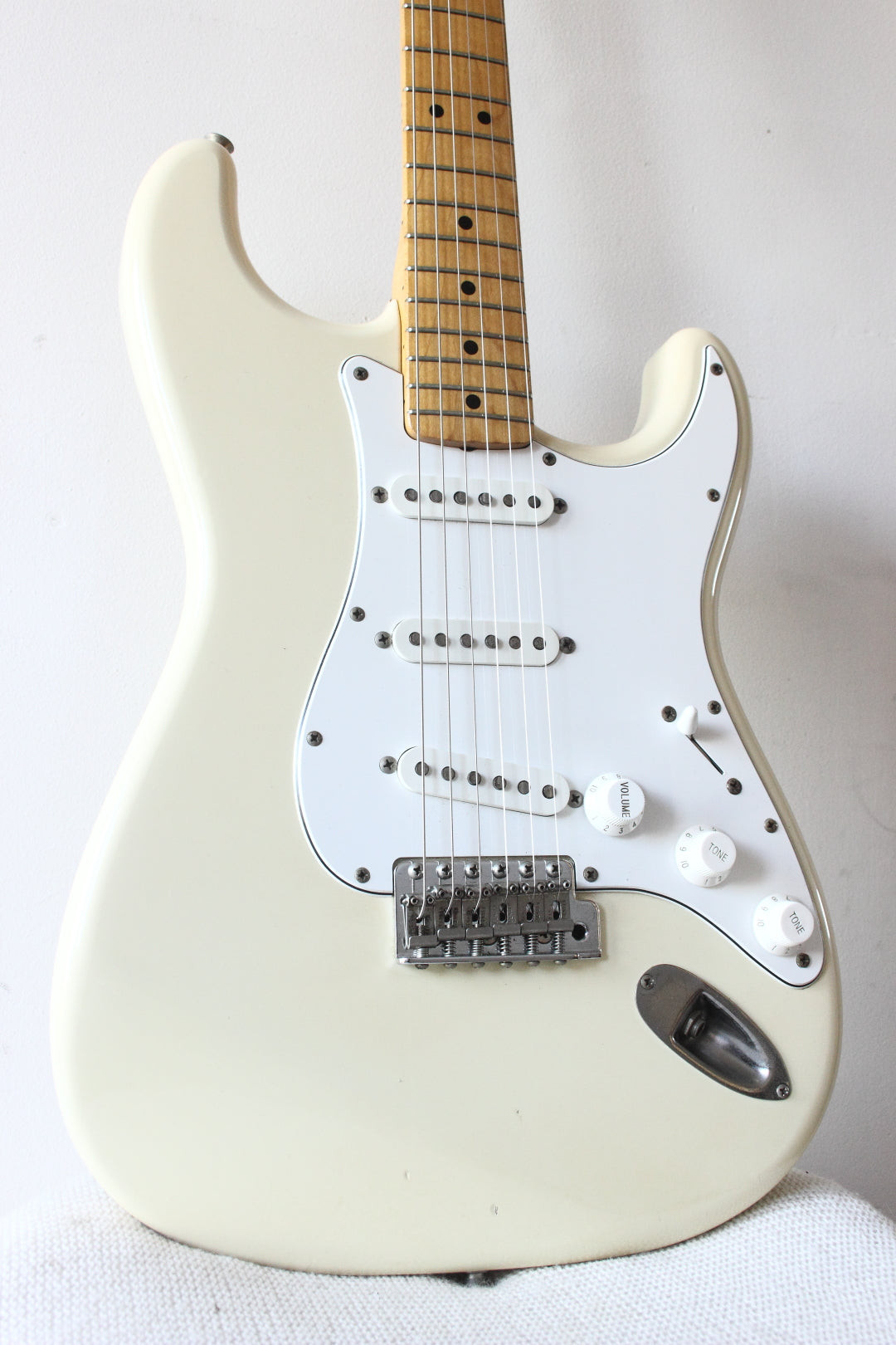 Fender '67 Reissue Stratocaster ST67-95 Vintage White 1993-4