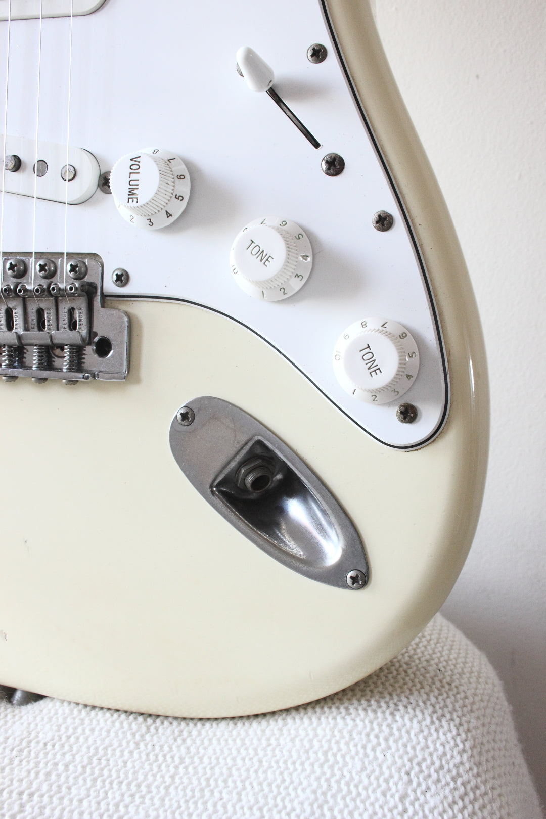 Fender '67 Reissue Stratocaster ST67-95 Vintage White 1993-4