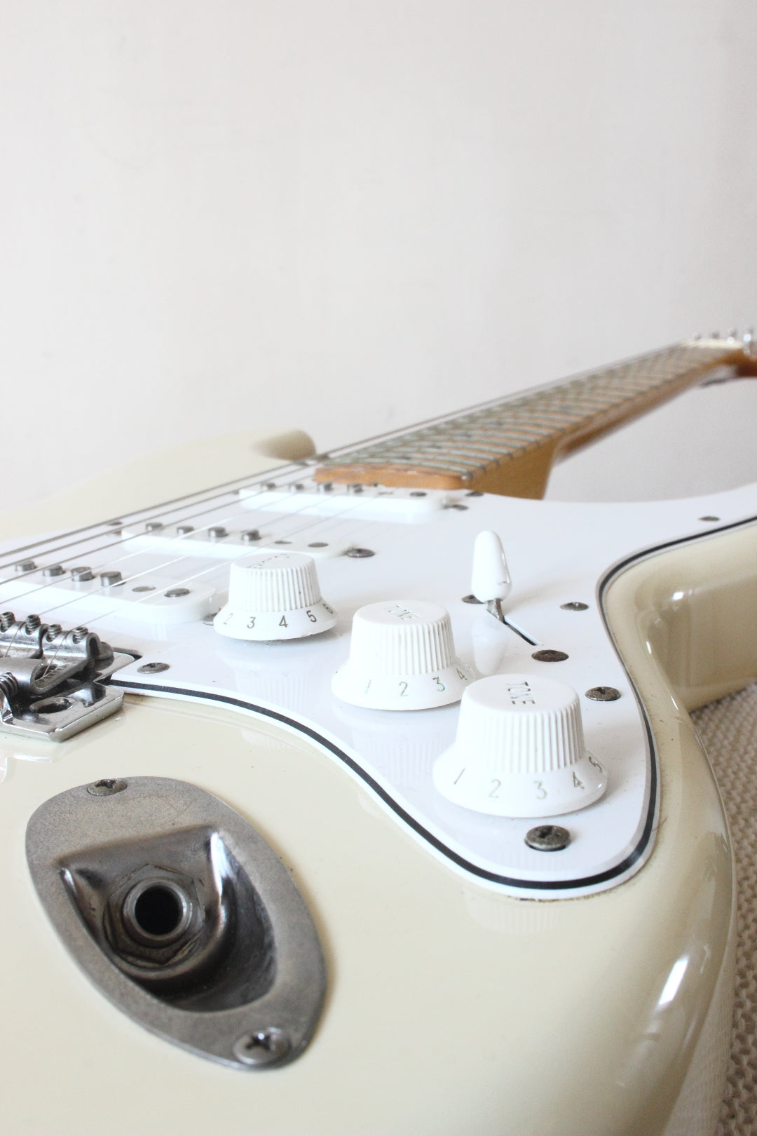 Fender '68 Reissue Stratocaster ST68-85TX Vintage White 1997-00