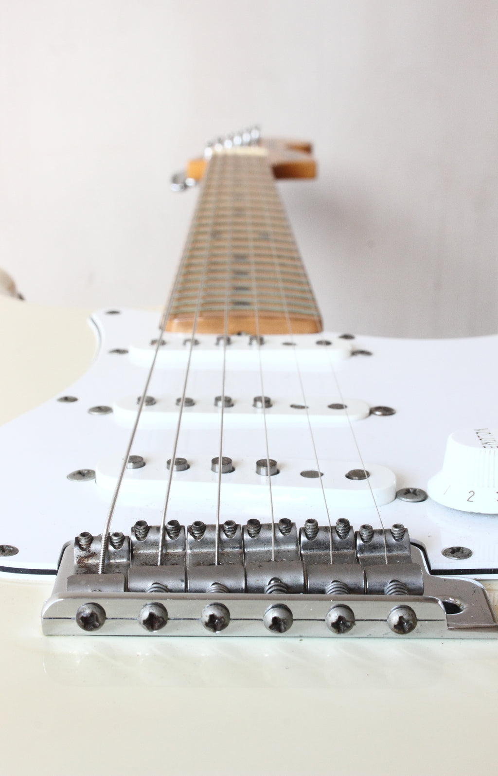 Fender '68 Reissue Stratocaster ST68-85TX Vintage White 1997-00