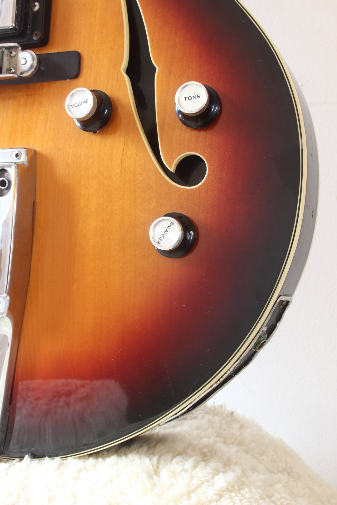 Yamaha SA-50 Hollow Body Sunburst 1974