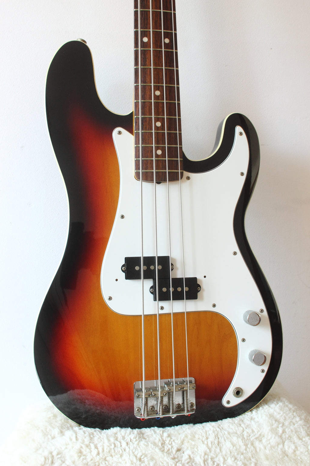 Fender Japan '62 Reissue Precision Bass PB62B Bound Sunburst 2002-04