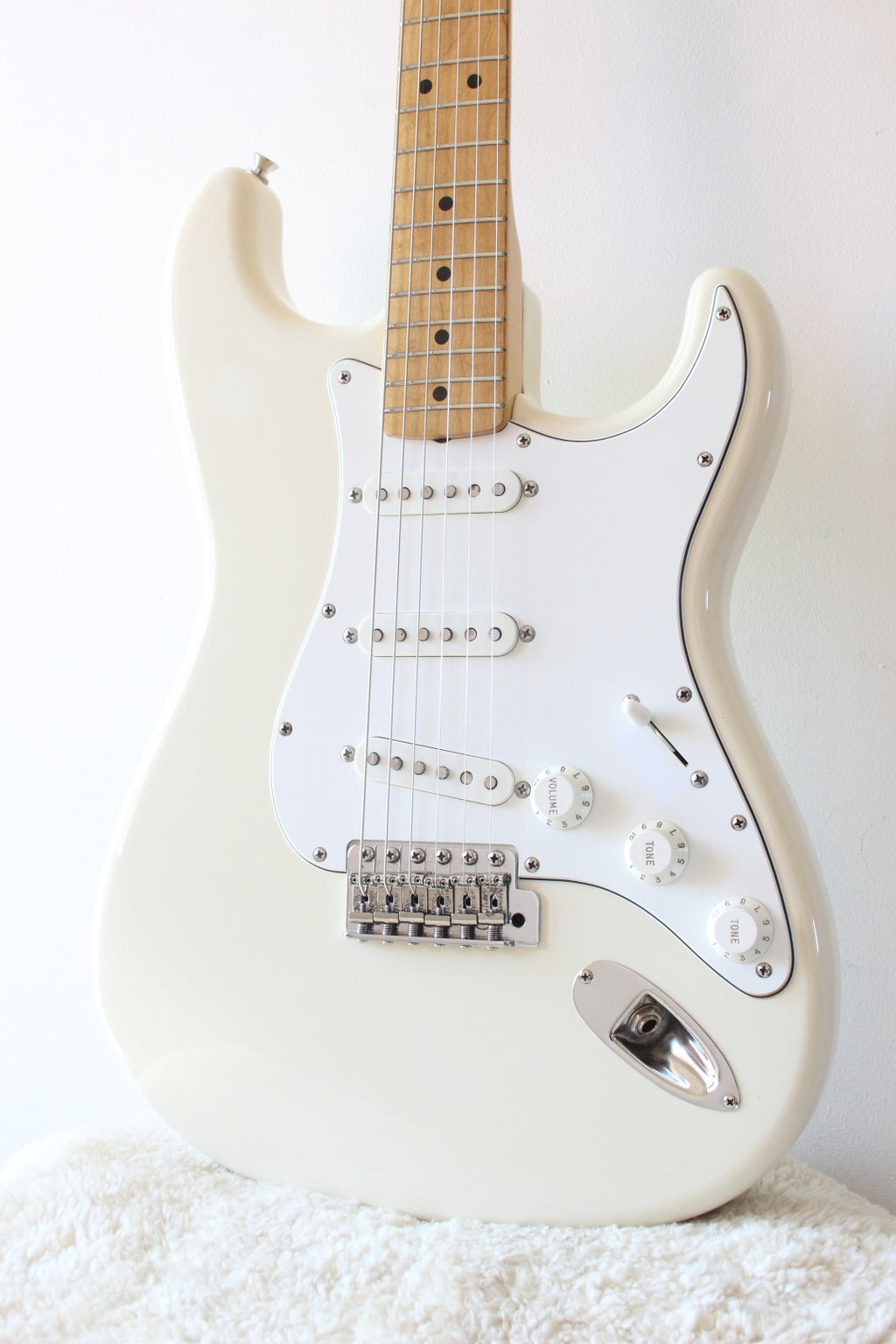 Fender '68 Reissue Stratocaster ST68-85TX Vintage White 1997-00