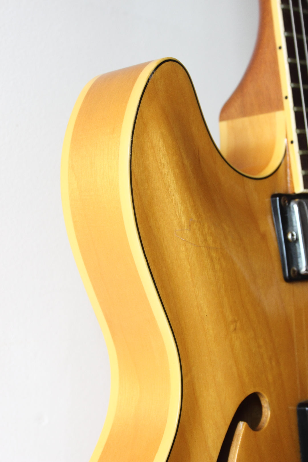 Yamaha SA700 Super Axe Semi-Hollow Natural 1977