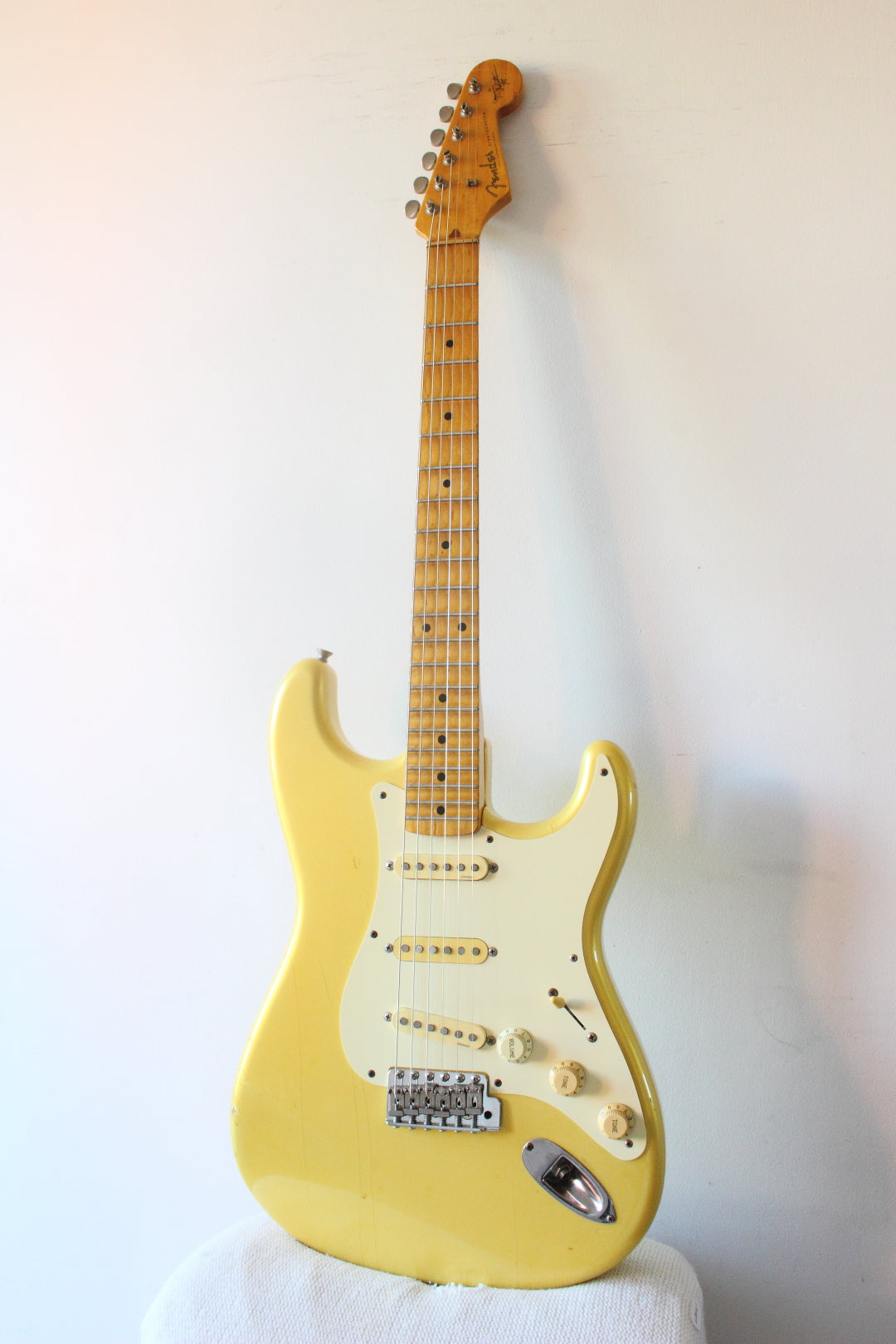 Fender Japan Yngwie Malmsteen Signature Stratocaster ST57-140YM Pearl Yellow White 1994/5