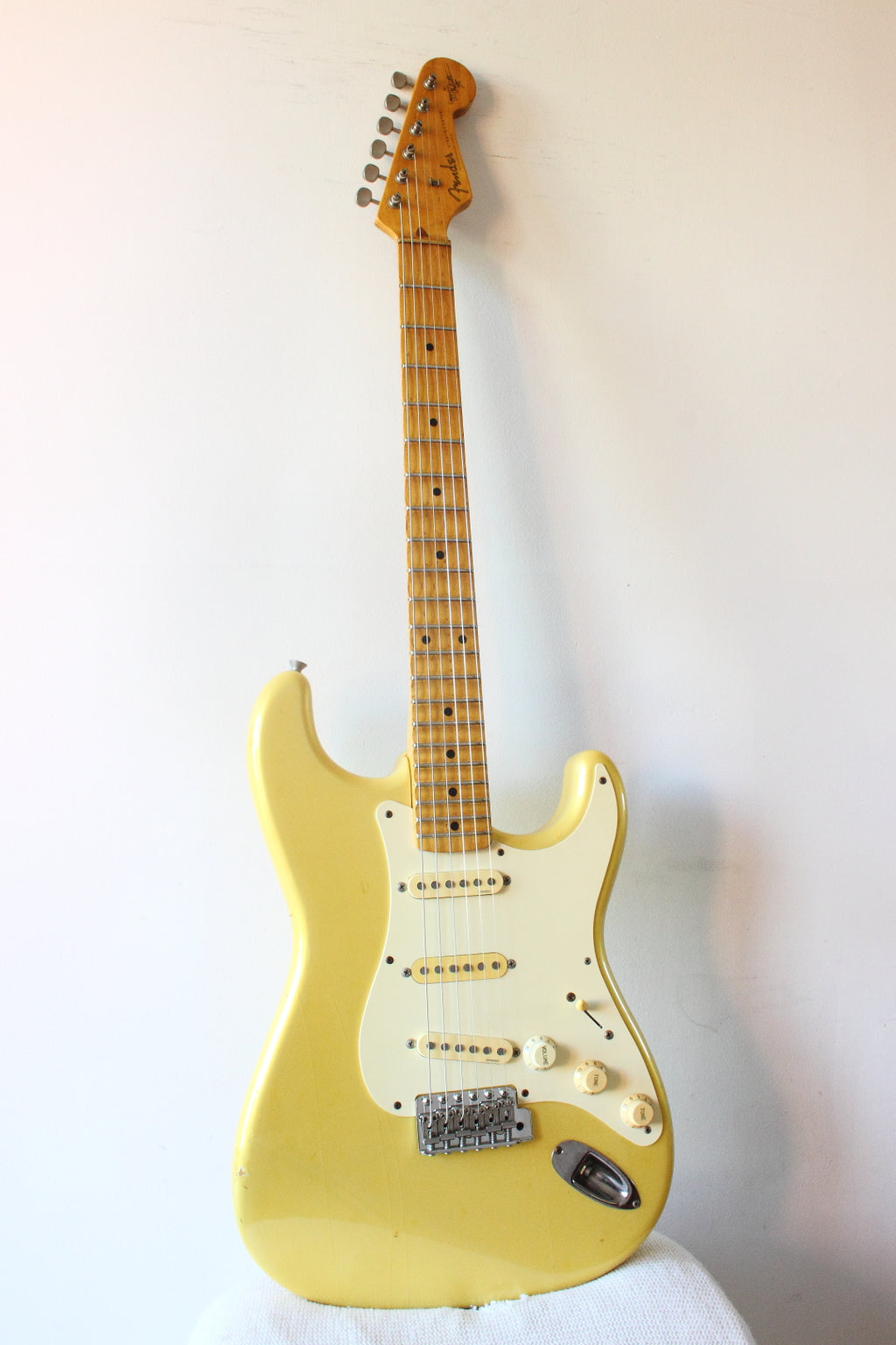 Fender Japan Yngwie Malmsteen Signature Stratocaster ST57-140YM Pearl Yellow White 1994/5