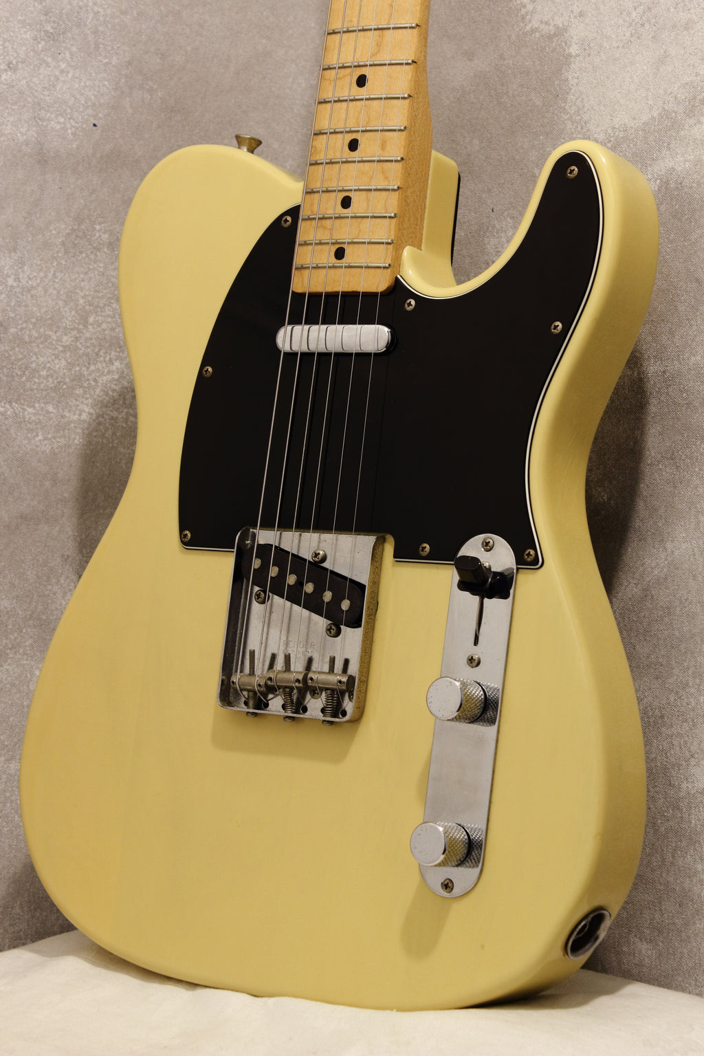 Fender Japan '72 Telecaster TL72-53 Off White Blonde 1993