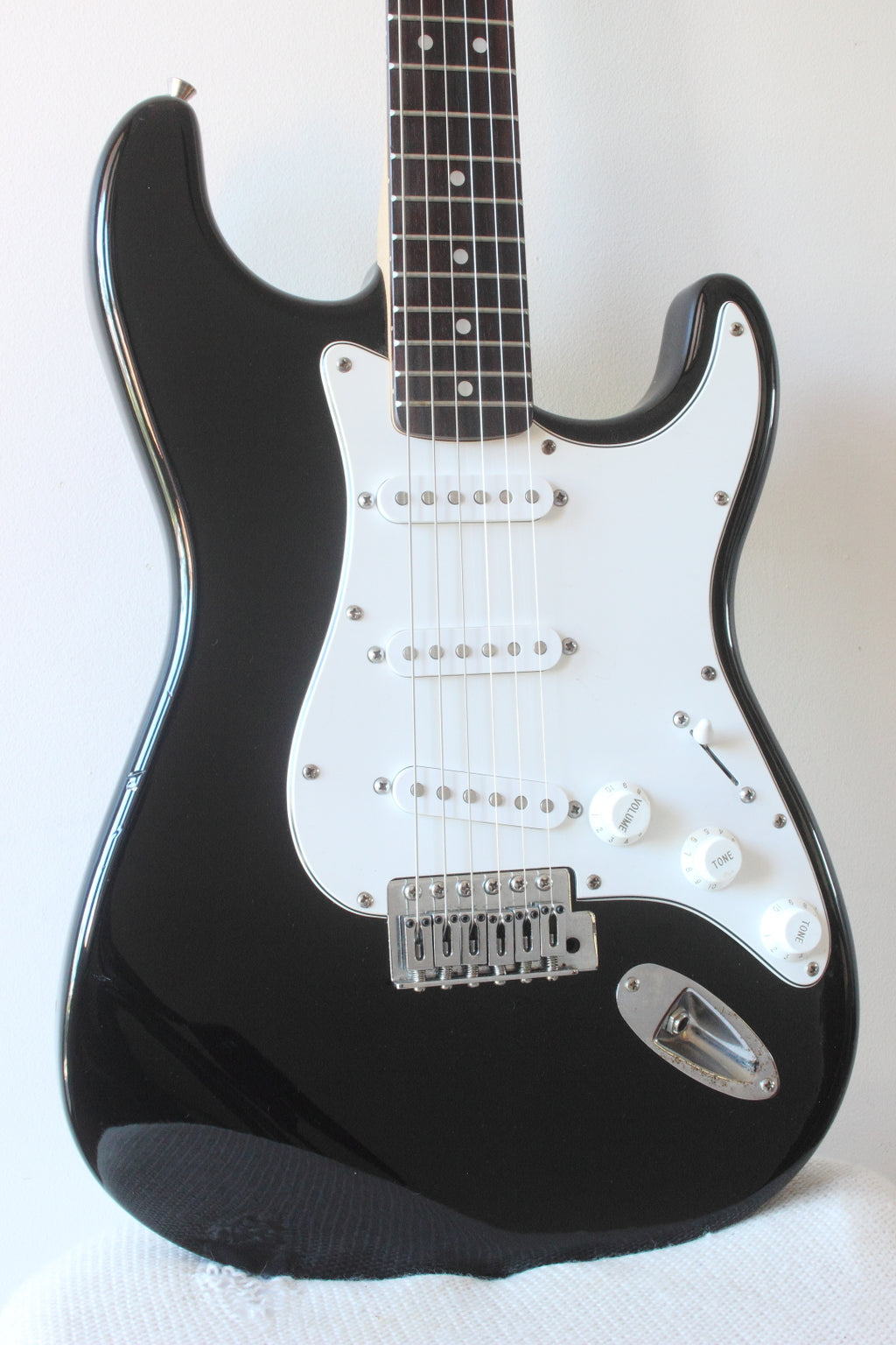 Squier Affinity Series Strat Modded Black 2005