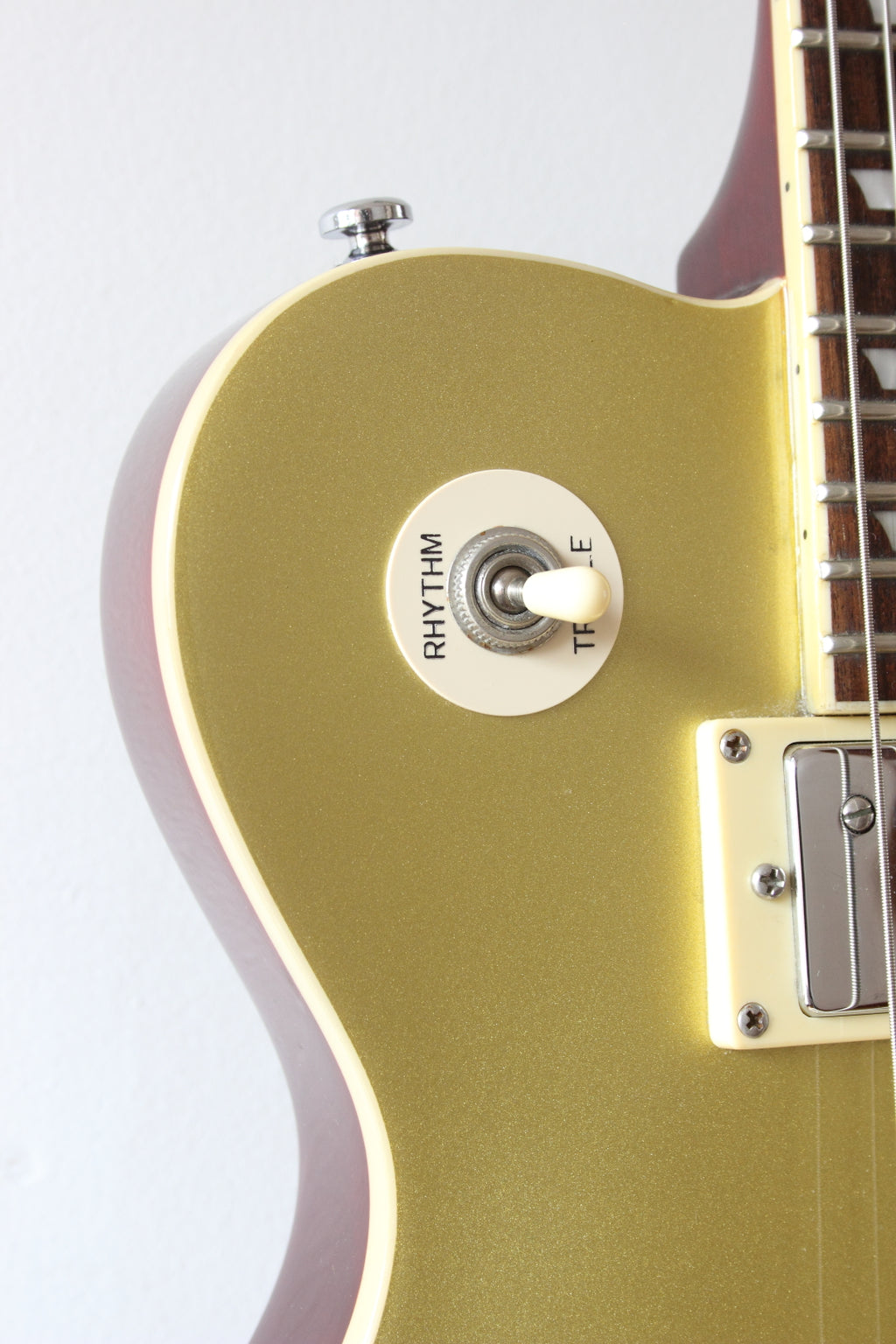 Greg Bennett Avion AV-3 Metallic Gold 2010