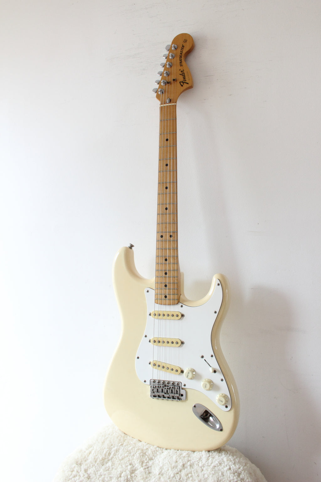 Fender Japan '72 Reissue Stratocaster ST72-55 Vintage White 1985-7