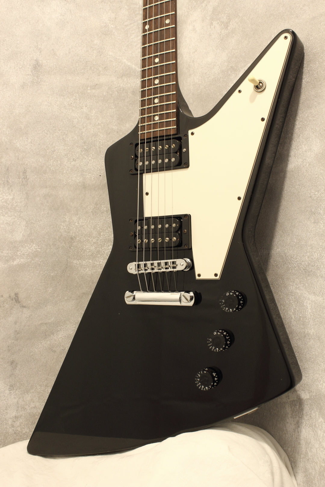 Gibson '76 Explorer Ebony 2005