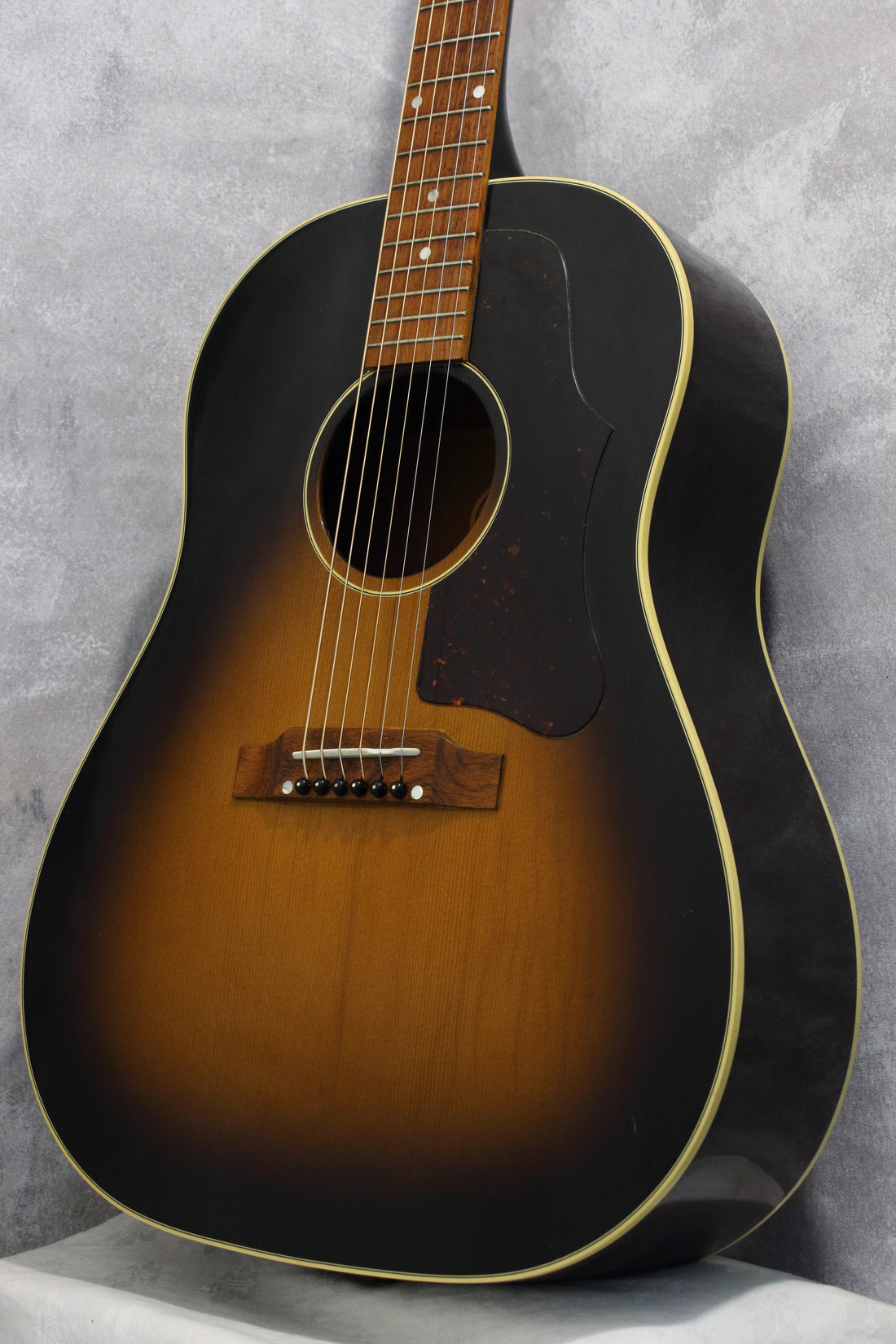 Gibson 1962 Reissue J-45 Sunburst 1999