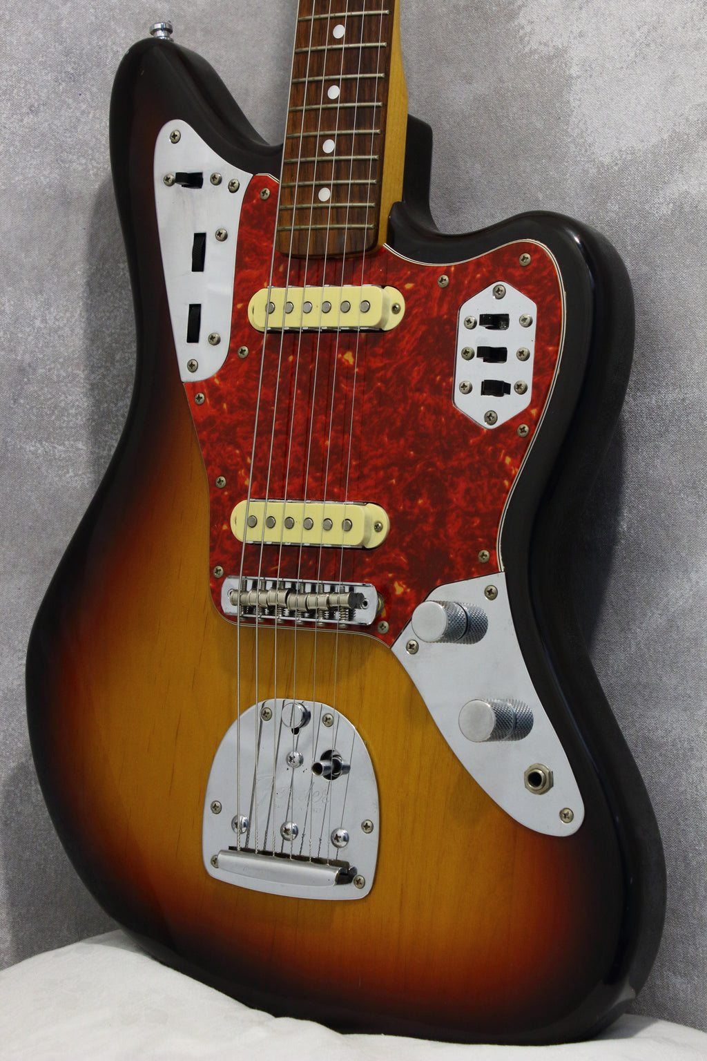 Fender Japan Jaguar JG66-85 Sunburst 2000