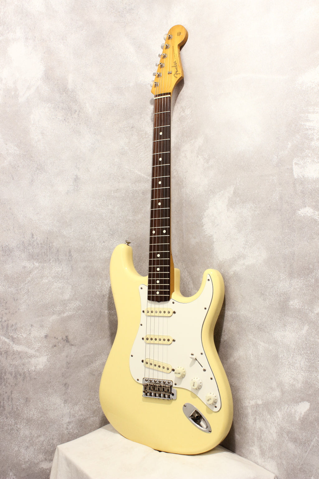 Fender Japan '62 Stratocaster ST62-55 Vintage White 1988