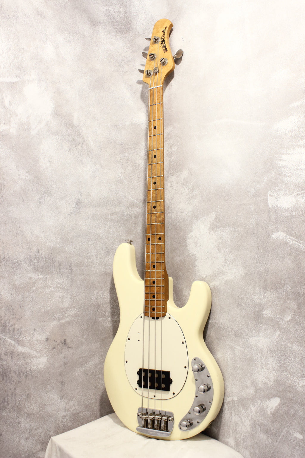 Ernie Ball Music Man Stingray 4H Olympic White 1997